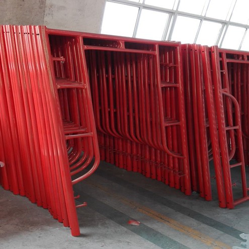 Painting scaffolding frames Painting scaffolding frames